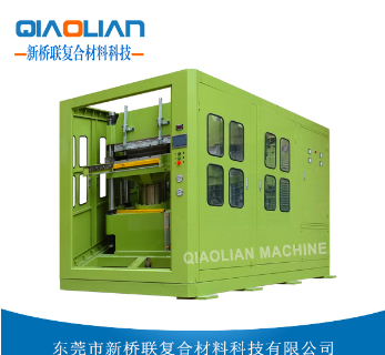 熱塑成型機